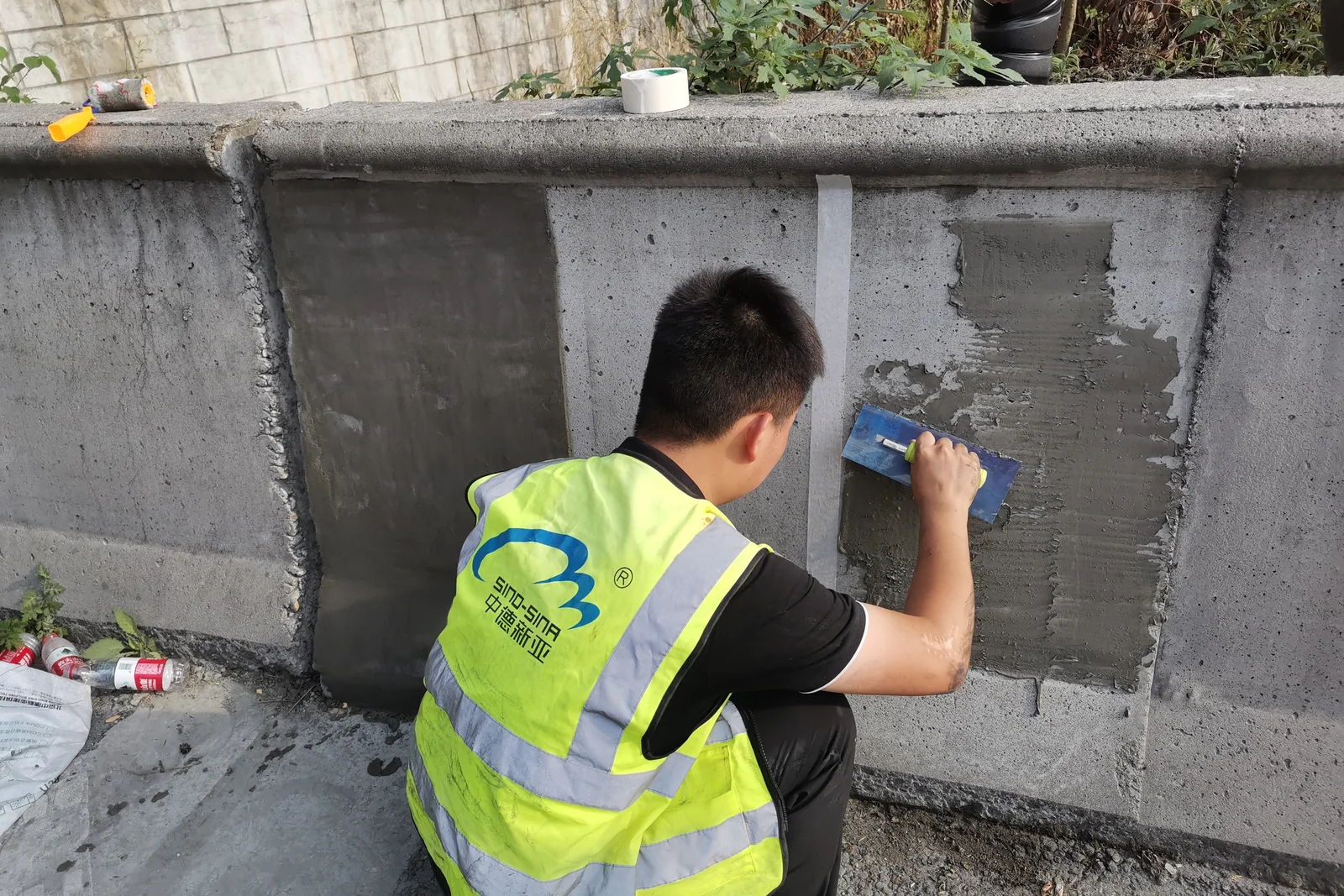 Concrete repair mortar application
